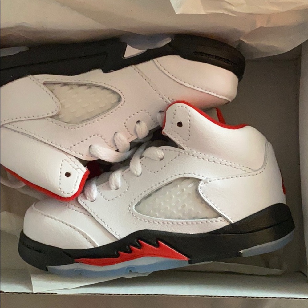 Brand New Jordan retro 5